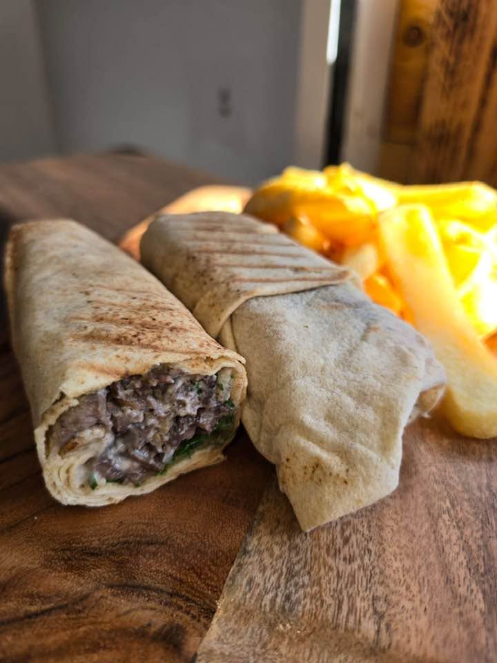 Sandwich chawarma bœuf avec frites